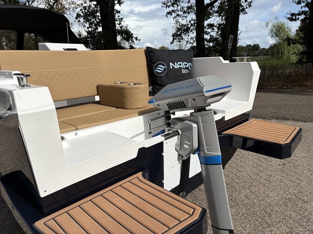Hiswa te water NAPO 495 Lounge ELEKTRISCHE SLOEP te koop nautic power foto 2