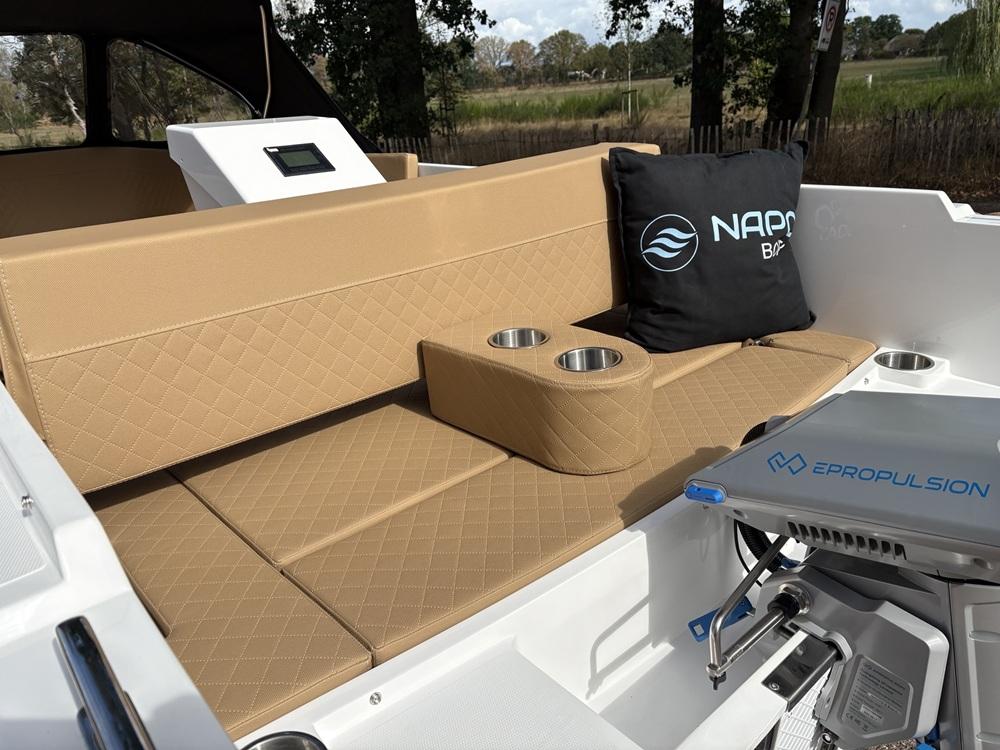 Hiswa te water NAPO 495 Lounge ELEKTRISCHE SLOEP te koop nautic power foto 3