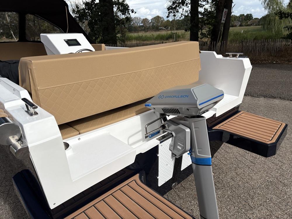 Hiswa te water NAPO 495 Lounge ELEKTRISCHE SLOEP te koop nautic power foto 6