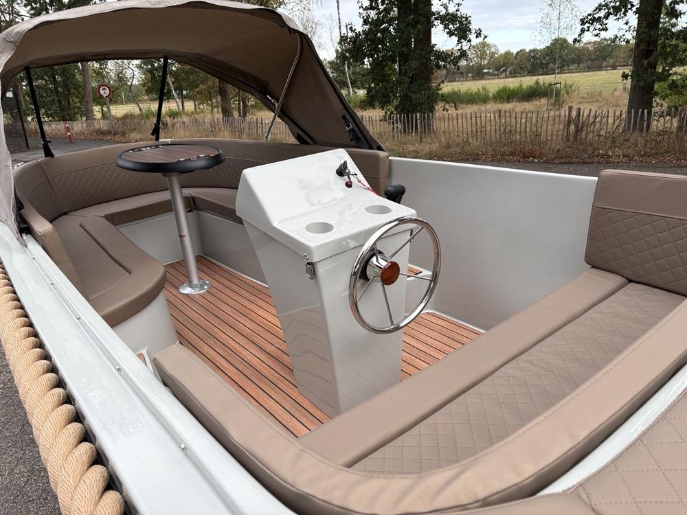 Hiswa te water NAPO 565 Tender SLOEP te koop nautic power foto 2